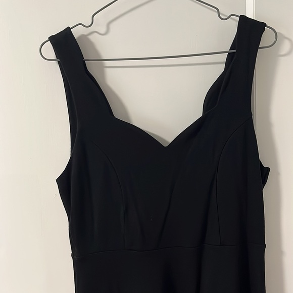 Black dress - Picture 2 of 5